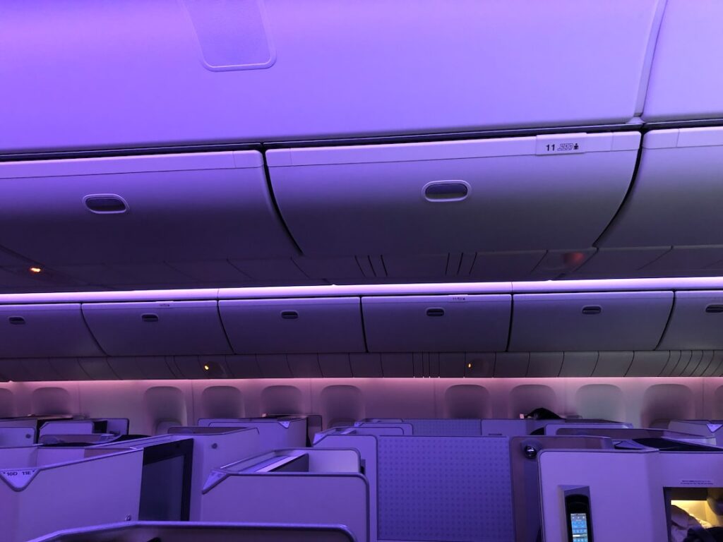 white and gray airplane seats